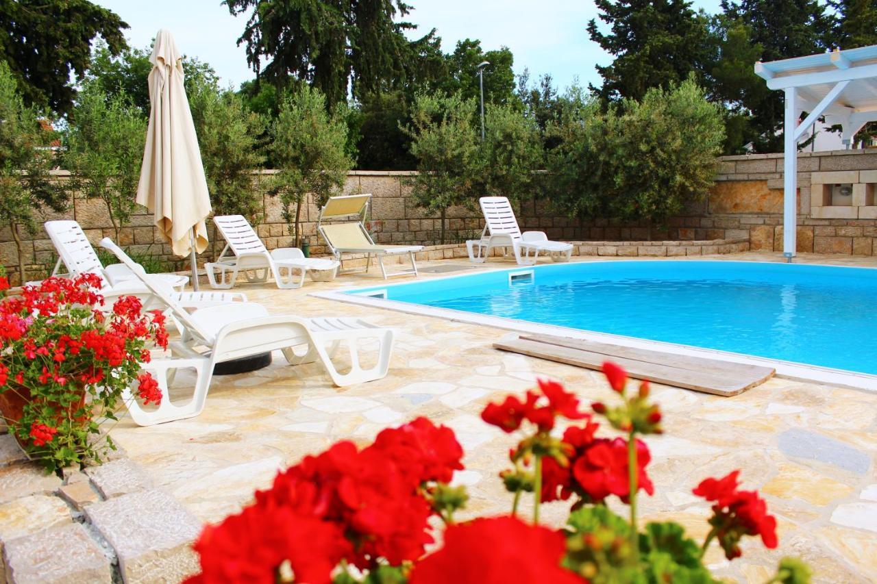 Bungalow Vice With Pool Pakoštane Exterior foto